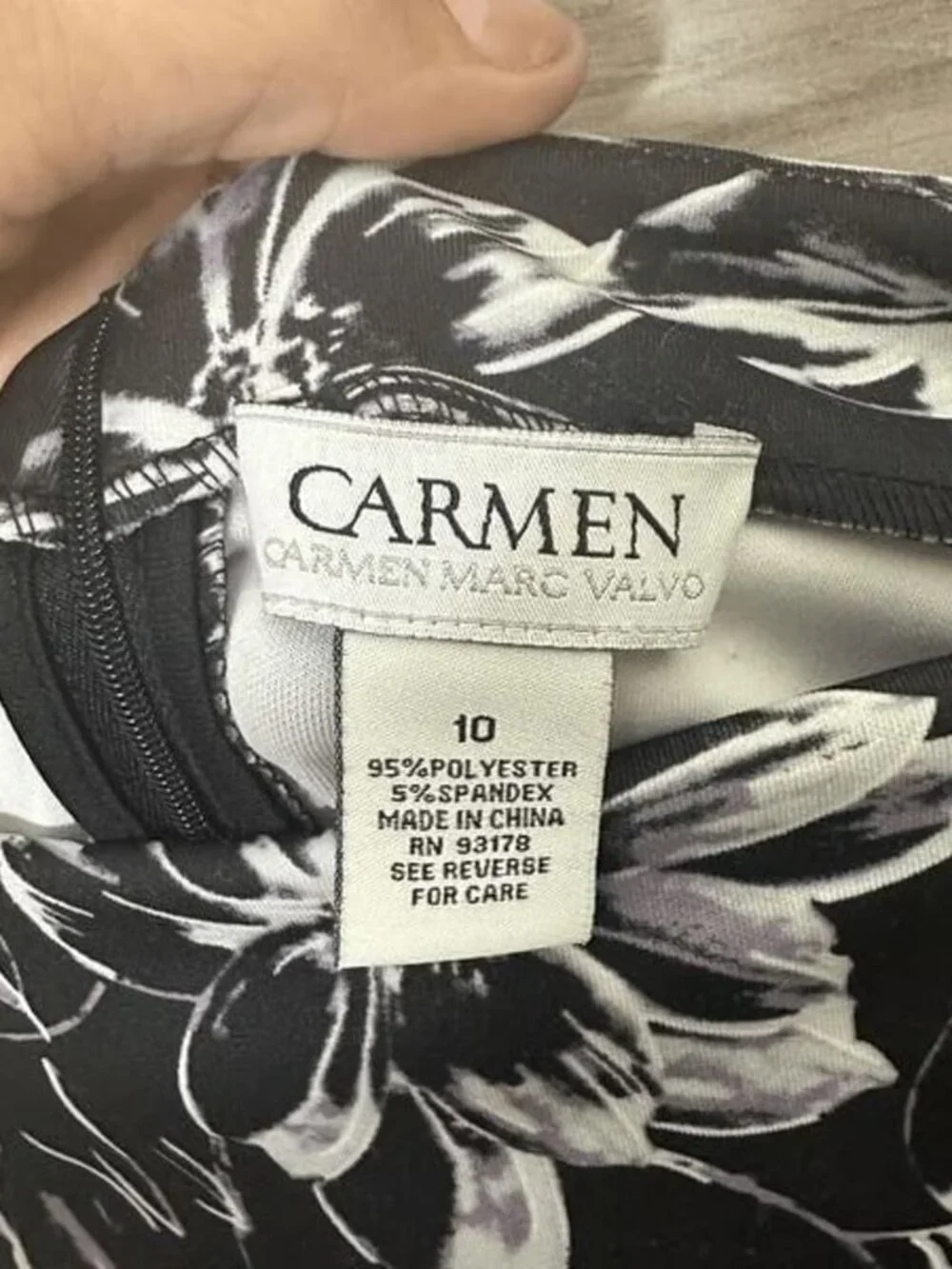 Carmen Marc Valvo Floral Gray Black Stretch Vented Pencil Straight Skirt Size 10